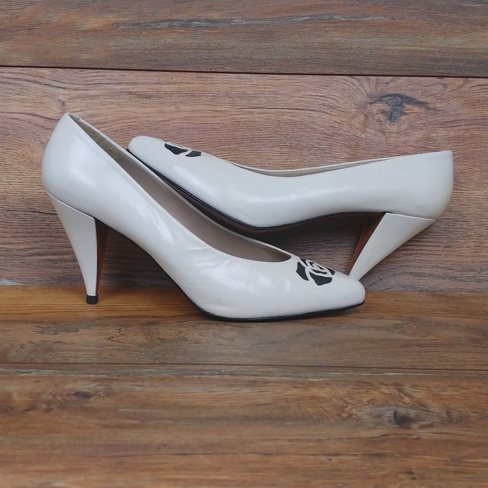 VINTAGE Barefoot Originals White Leather Heels
